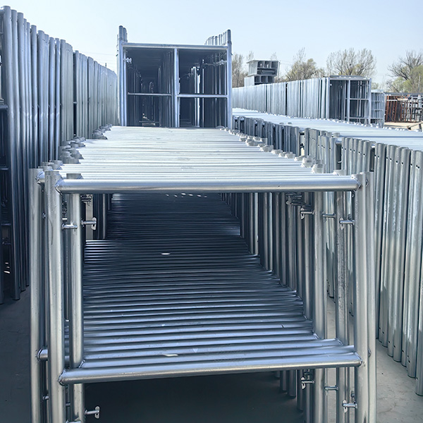 What are some tips to quickly complete the construction and dismantling of mobile scaffolding?