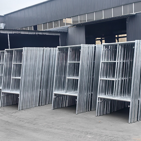 Steel tube scaffolding