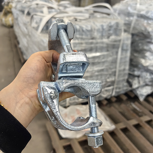 Swivel Coupler